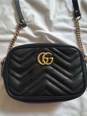 GUCCI GG MARMONT CROSSBODY BAG